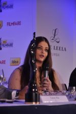 Aishwarya Rai Bachchan announces filmfare awards in Leela Hotel, Mumbai 9th Jan 2013 (126).JPG